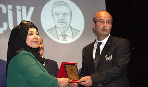 Malatya Bağımlılıkla Sivil Mücadele Derneğine Başarı Ödülü